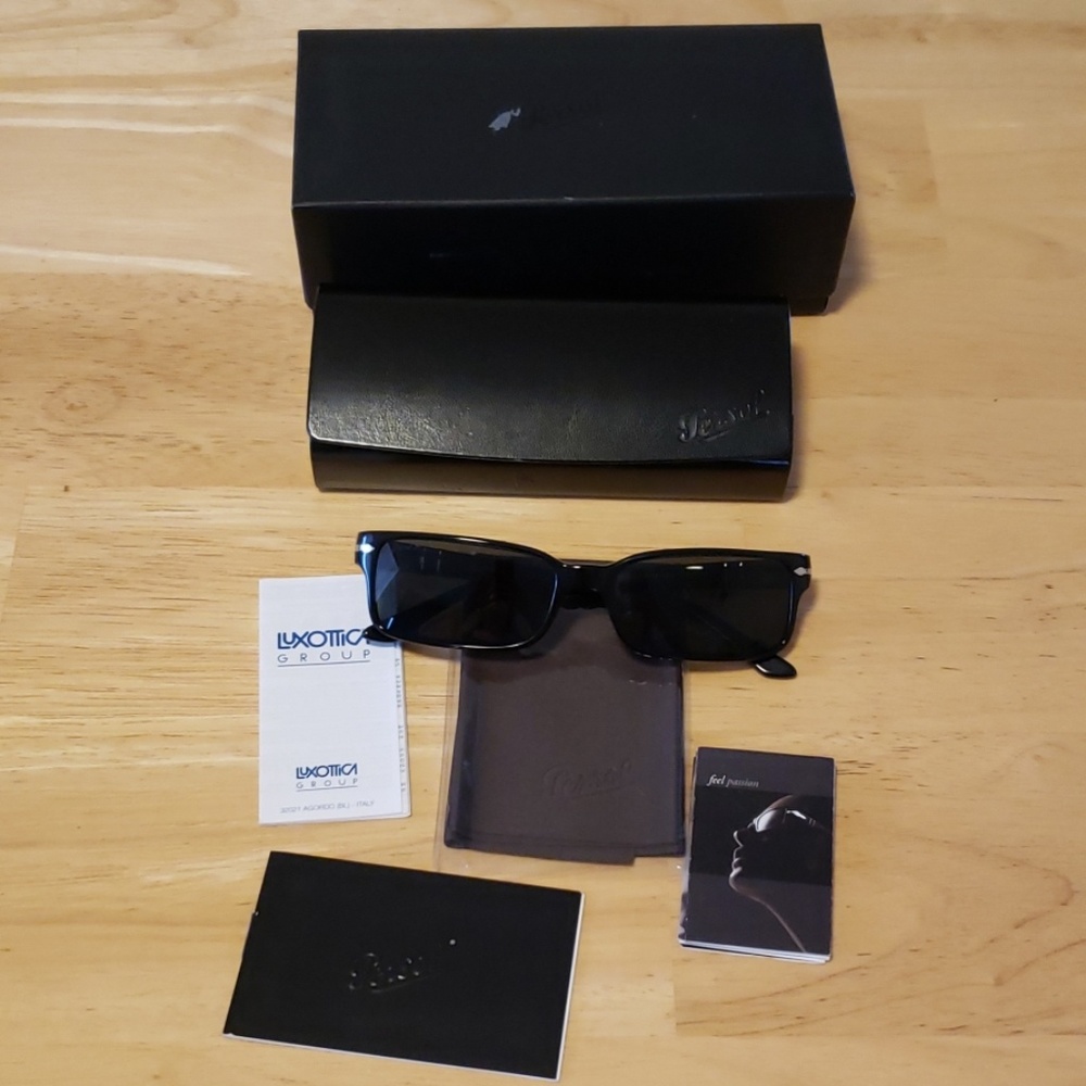 AUTHENTIC Persol polarized Sunglasses